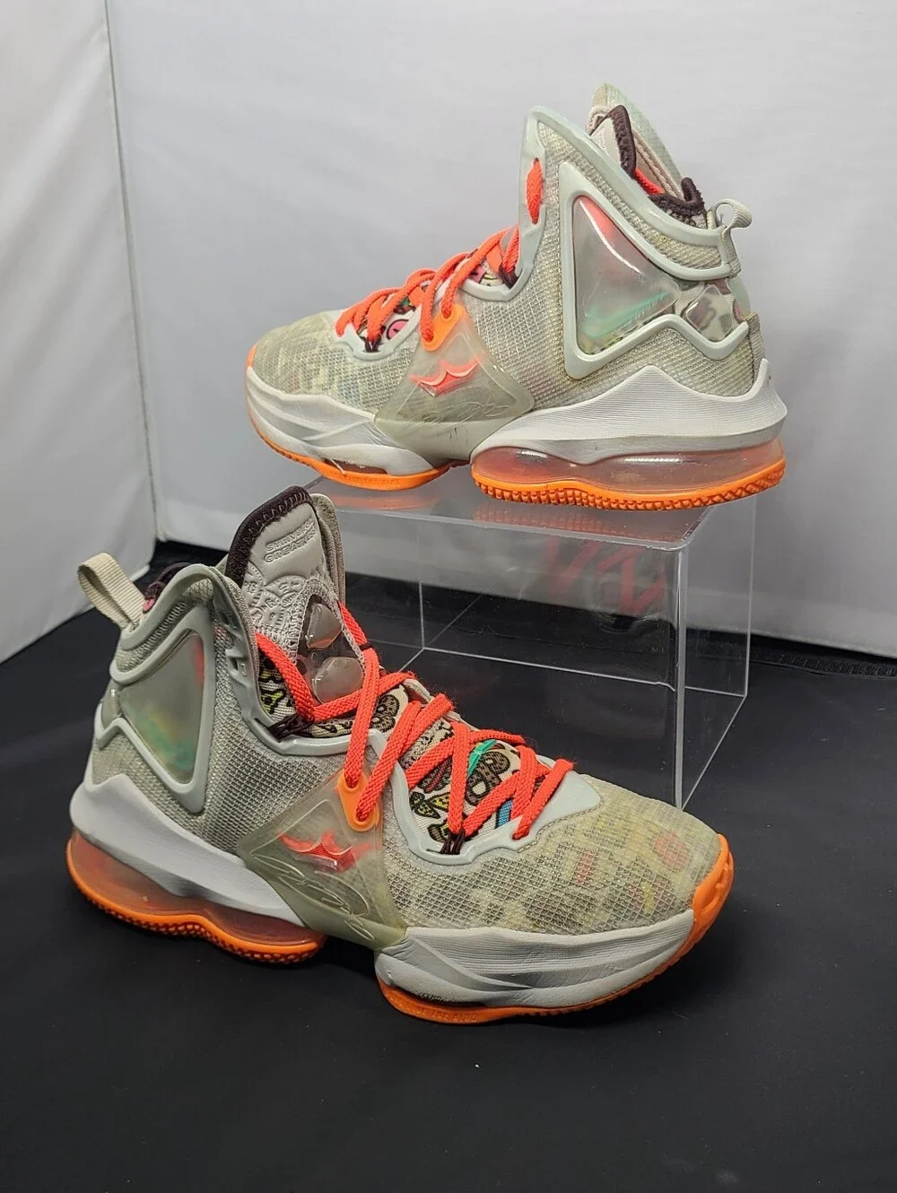 Nike LeBron 19 DD0418-001 Gray Orange Basketball Shoes Sneakers kids Size 5Y